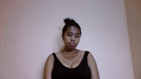 Snapshot of nicelly01 chatting on 05/17/26, 12:30 nicelly01 online show from 05/17/26, 12:30