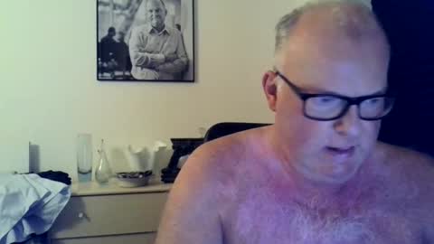 Snapshot of nicexxdane chatting on 12/02/24, 04:42 nicexxdane online show from 12/02/24, 04:42