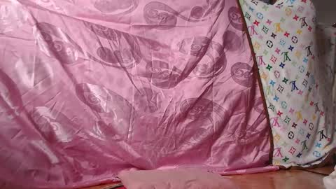 Snapshot of nicharee chatting on 03/17/26, 05:33 nicharee online show from 03/17/26, 05:33