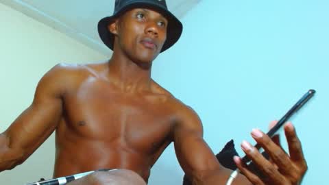 Snapshot of nicholas_smith3 chatting on 05/15/26, 03:41 NICHOLAS online show from 05/15/26, 03:41