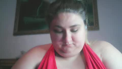 Snapshot of nicholle chatting on 01/04/25, 11:17 Nicholle online show from 01/04/25, 11:17