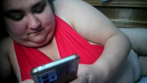 Snapshot of nicholle chatting on 12/16/25, 10:26 Nicholle online show from 12/16/25, 10:26