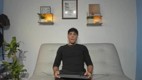 Snapshot of nick_nova chatting on 11/01/25, 05:37 nick_nova online show from 11/01/25, 05:37