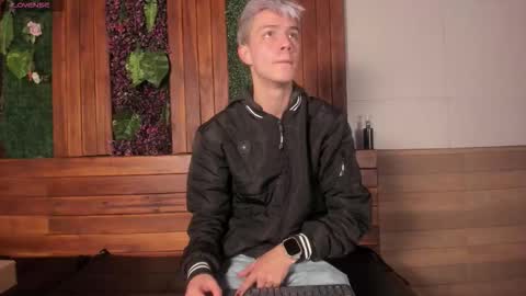 Nick  online show from 12/19/25, 12:23