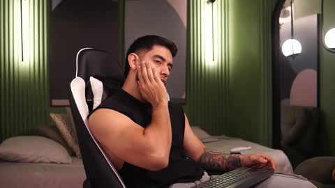 Jhohan online show from 10/23/25, 12:15