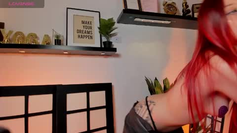 nickie_reed_ online show from 04/24/26, 10:12
