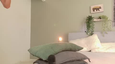 NICKI FOX  online show from 10/06/25, 07:33