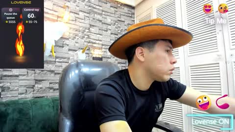 Snapshot of nickk_wolff chatting on 12/03/25, 04:42 Nickk Wolff online show from 12/03/25, 04:42