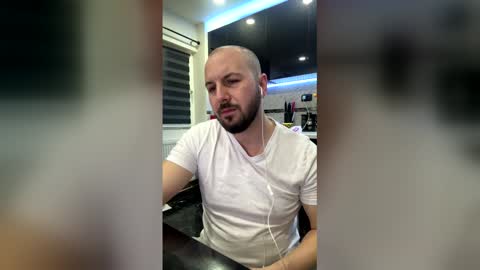 Julian online show from 02/15/26, 01:13