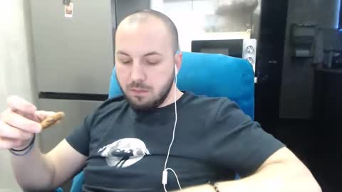 Julian online show from 03/18/26, 11:19