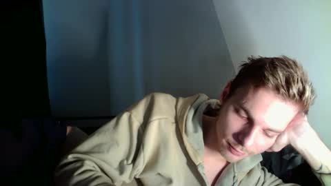 Snapshot of nicksuper8 chatting on 10/24/25, 12:45 Nick online show from 10/24/25, 12:45