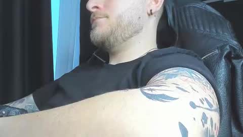 Snapshot of nicktattoomaster chatting on 04/10/26, 04:44 nicktattoomaster online show from 04/10/26, 04:44
