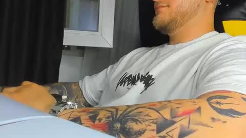 Snapshot of nicktattoomaster chatting on 05/26/26, 06:37 nicktattoomaster online show from 05/26/26, 06:37