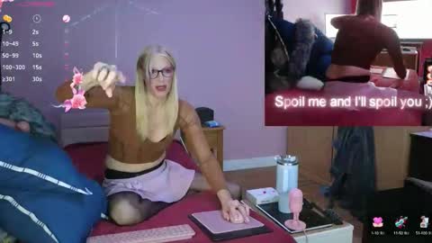 Snapshot of nicktu52 chatting on 09/17/25, 11:50 nicktuuk online show from 09/17/25, 11:50