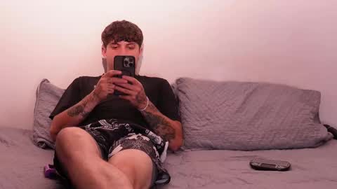 Snapshot of nicky_and_blake chatting on 03/03/25, 09:48 nicky and blake online show from 03/03/25, 09:48