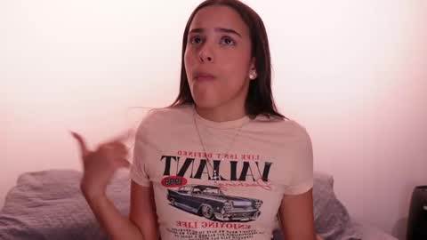 Snapshot of nicky_and_blake chatting on 03/05/25, 08:32 nicky and blake online show from 03/05/25, 08:32