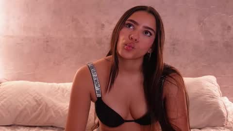 Snapshot of nicky_and_blake chatting on 10/27/25, 09:52 nicky and blake online show from 10/27/25, 09:52