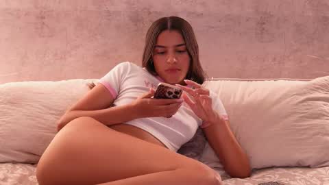 Snapshot of nicky_and_blake chatting on 10/29/25, 09:16 nicky and blake online show from 10/29/25, 09:16