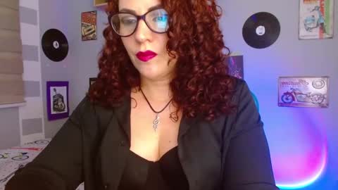 Snapshot of nicky_lucy_m chatting on 02/13/25, 10:43 lucy online show from 02/13/25, 10:43