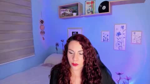 Snapshot of nicky_lucy_m chatting on 09/16/25, 01:17 lucy online show from 09/16/25, 01:17