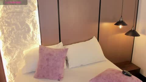 Nicky  online show from 11/12/25, 02:34