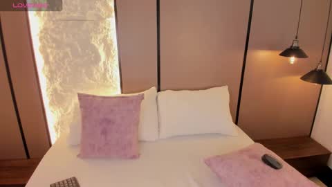 Nicky  online show from 11/16/25, 02:28