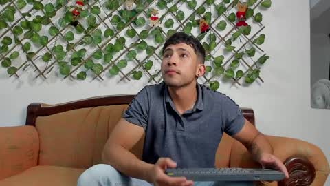 Snapshot of nicky_vance chatting on 12/11/24, 10:27 nicky online show from 12/11/24, 10:27