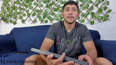 Snapshot of nicky_vance chatting on 01/18/25, 08:19 nicky online show from 01/18/25, 08:19