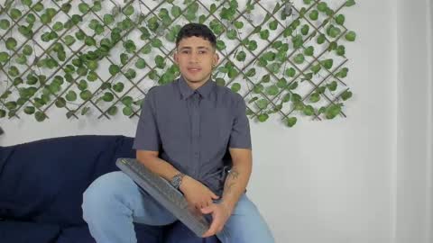 Snapshot of nicky_vance chatting on 02/22/25, 07:47 nicky online show from 02/22/25, 07:47