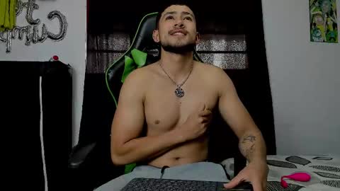 Snapshot of nicky_vance chatting on 11/16/25, 07:52 nicky online show from 11/16/25, 07:52