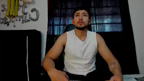 Snapshot of nicky_vance chatting on 11/17/25, 08:14 nicky online show from 11/17/25, 08:14