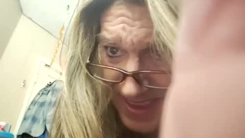 Snapshot of nickyjackson1 chatting on 01/19/25, 10:06 Nicky online show from 01/19/25, 10:06