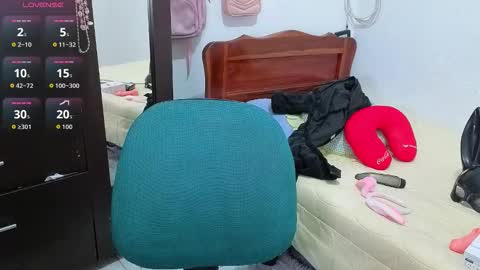 Nicolle online show from 12/03/25, 11:25