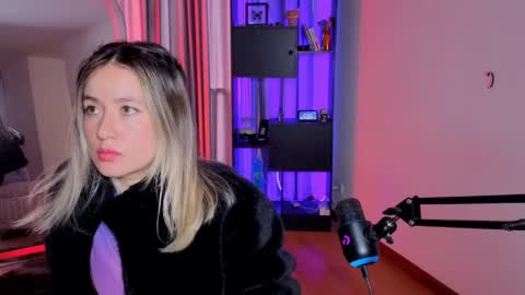 Snapshot of nickywindsor chatting on 05/24/26, 07:52 Nicky online show from 05/24/26, 07:52