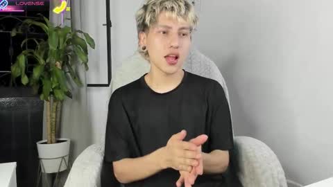 Nico  online show from 11/04/25, 01:16