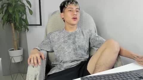 Nico  online show from 12/01/25, 10:26