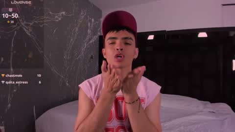 Snapshot of nicokingg_ chatting on 11/22/25, 05:39 Nico King online show from 11/22/25, 05:39