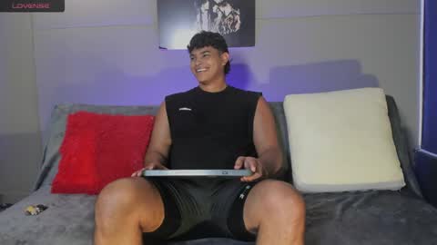 nicol_and_thiago_212 online show from 05/02/26, 09:31