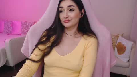 Snapshot of nicol_angel888 chatting on 12/18/24, 01:37 Nicole Online at about after 1000  6  UK time or 900  - 500  UK time it approximate time interval online show from 12/18/24, 01:37