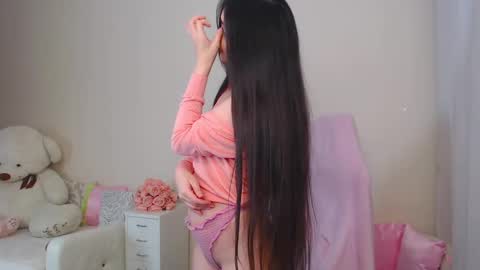 Snapshot of nicol_angel888 chatting on 03/09/25, 10:52 Nicole Online at about after 1000  6  UK time or 900  - 500  UK time it approximate time interval online show from 03/09/25, 10:52