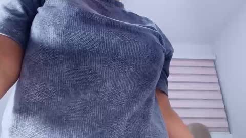 Snapshot of nicol_ferrer chatting on 01/08/26, 02:58 Nicol online show from 01/08/26, 02:58