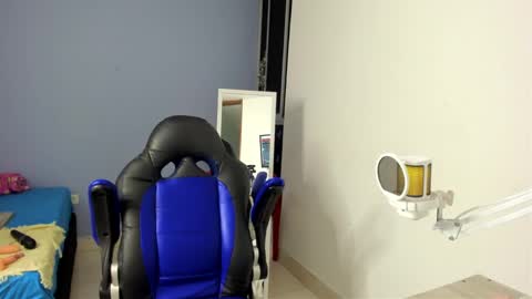 Snapshot of nicol_jone chatting on 03/01/25, 10:13 Nicol sanchez online show from 03/01/25, 10:13