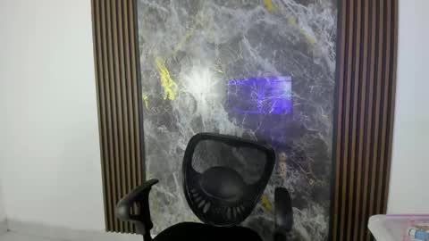 Snapshot of nicol_jone chatting on 09/22/25, 10:23 Nicol sanchez online show from 09/22/25, 10:23