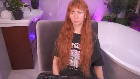 Snapshot of nicol_moonn chatting on 04/24/26, 08:17 Nicol Moonn online show from 04/24/26, 08:17
