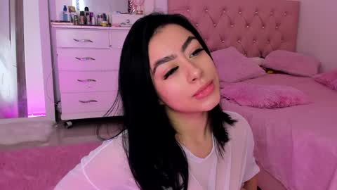 Snapshot of nicol_rosee chatting on 01/16/25, 10:23 SOFIA online show from 01/16/25, 10:23