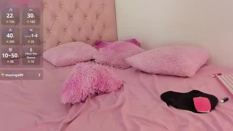 Snapshot of nicol_rosee chatting on 02/25/25, 10:39 SOFIA online show from 02/25/25, 10:39