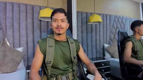 Snapshot of nicolaikarav chatting on 11/30/25, 11:47 Nicolai online show from 11/30/25, 11:47