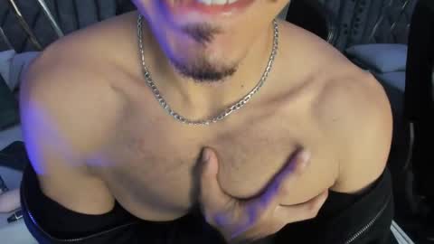 Snapshot of nicolaikarav chatting on 05/25/26, 01:44 Nicolai online show from 05/25/26, 01:44