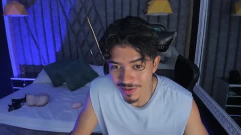 Snapshot of nicolaikarav chatting on 05/25/26, 02:01 Nicolai online show from 05/25/26, 02:01