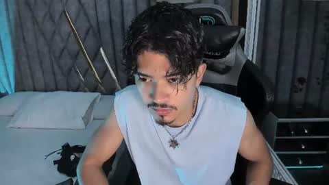 Snapshot of nicolaikarav chatting on 06/11/26, 12:14 Nicolai online show from 06/11/26, 12:14